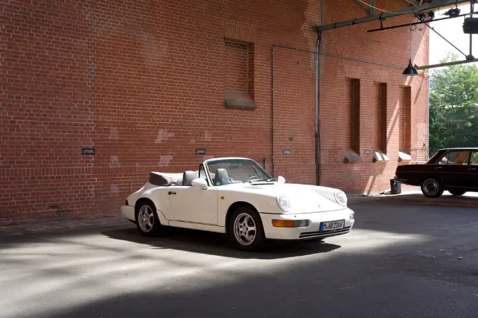 Porsche 911 Carrera Cabriolet (964)