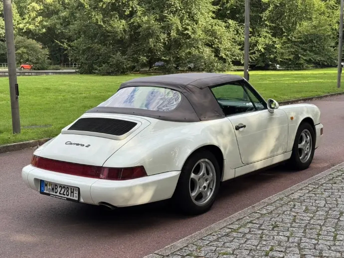 Porsche 911 Carrera Cabriolet (964)