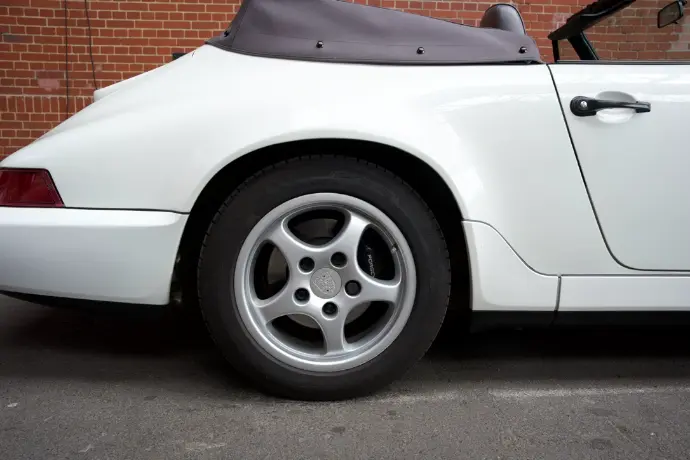 Porsche 911 Carrera Cabriolet (964)