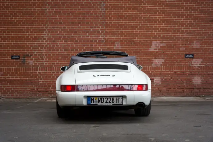 Porsche 911 Carrera Cabriolet (964)