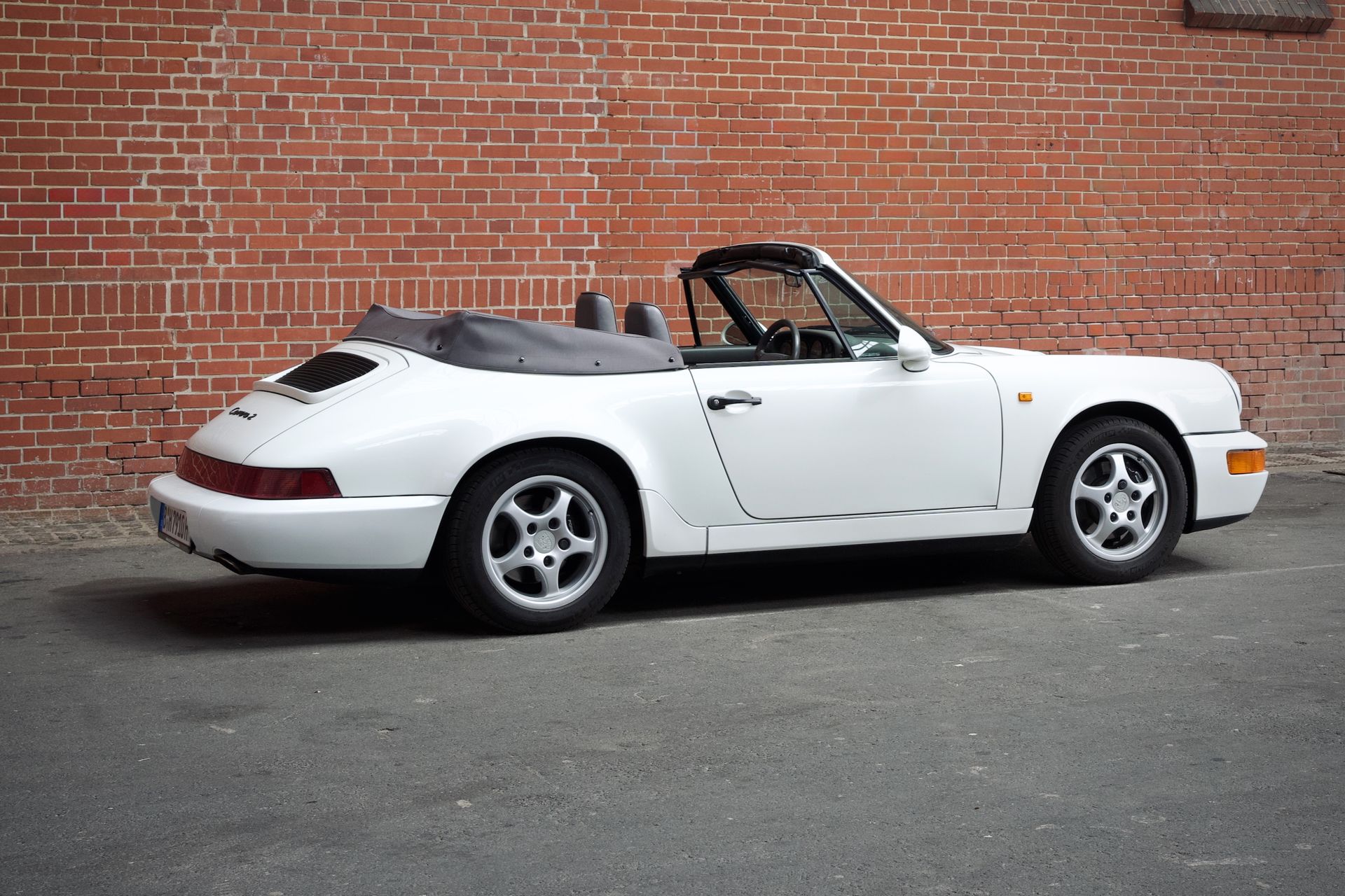 Porsche 911 Carrera Cabriolet (964)