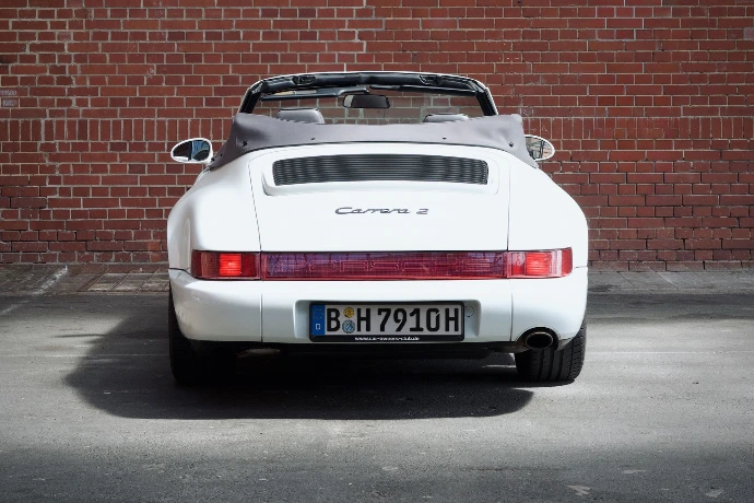 Porsche 911 Carrera Cabriolet (964)
